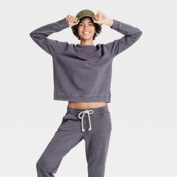 NWOT Universal Thread Crewneck - Picture 6 of 7